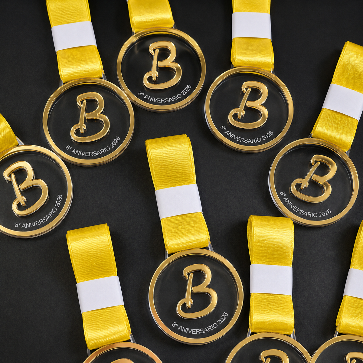 Medallas Acrílico con Grabado Láser y Aplicaciones Doradas – Eventos y Premiaciones